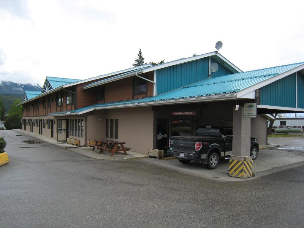 Swiss Village Inn Golden Exterior foto